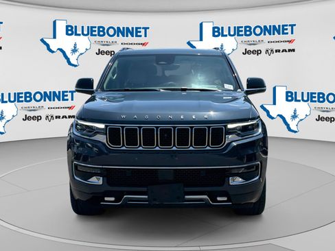 Certified 2024 Jeep Wagoneer Series III w/ Premium Group I AWD/4WD image 2