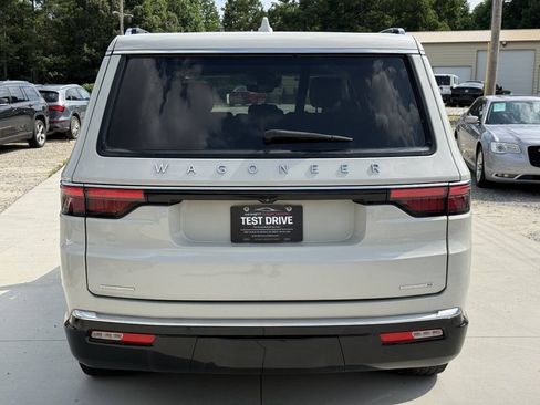 Used 2022 Jeep Wagoneer Series II AWD/4WD image 6