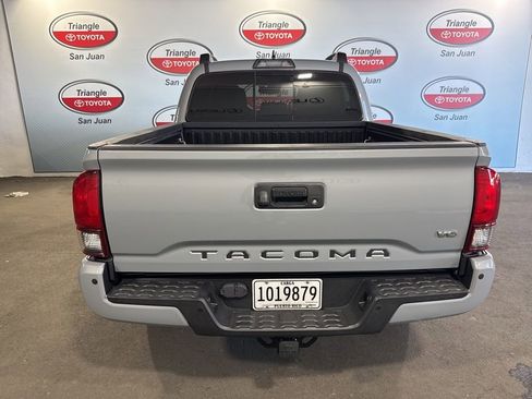 Used 2019 Toyota Tacoma TRD Sport image 5
