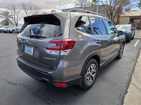 Used 2021 Subaru Forester Premium w/ Popular Package #1 image 4
