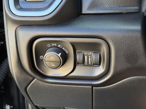 Used 2022 RAM 2500 Laramie AWD/4WD image 17