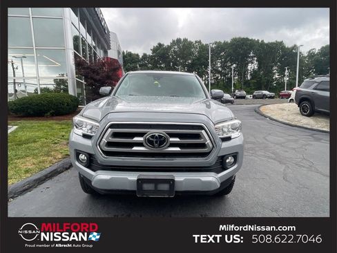 Used 2021 Toyota Tacoma SR5 AWD/4WD image 7