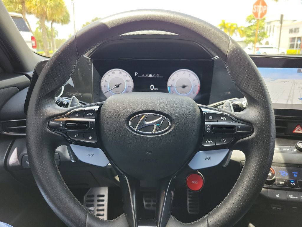 Used 2022 Hyundai Elantra N FWD image 18