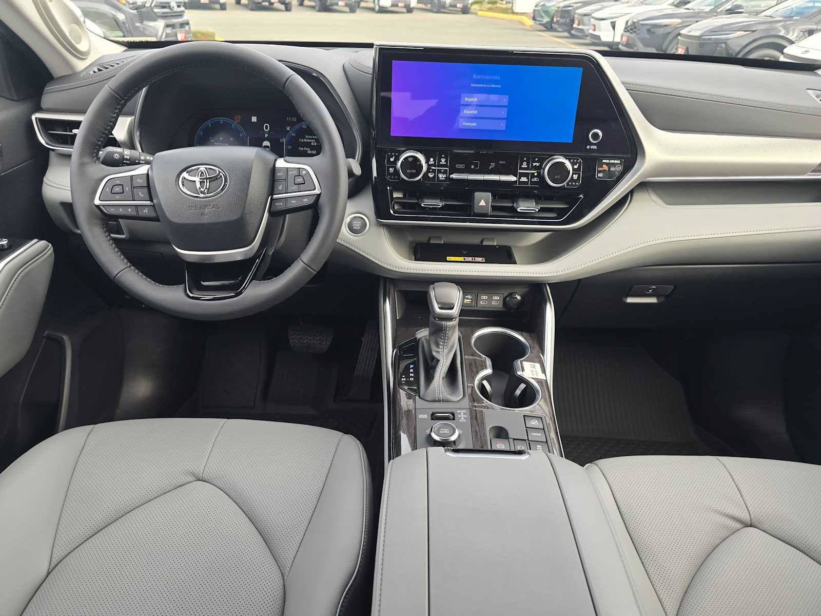 New 2026 Toyota Highlander Platinum AWD/4WD image 18