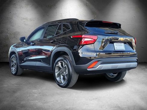 New 2026 Chevrolet Trax LT w/ Driver Confidence Package FWD image 4