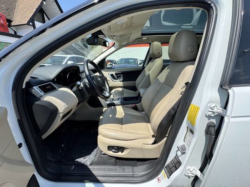 Used 2018 Land Rover Discovery Sport HSE image 10