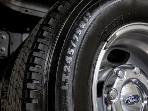 Used 2024 Ford F350 Lariat w/ FX4 Off-Road Package AWD/4WD image 57