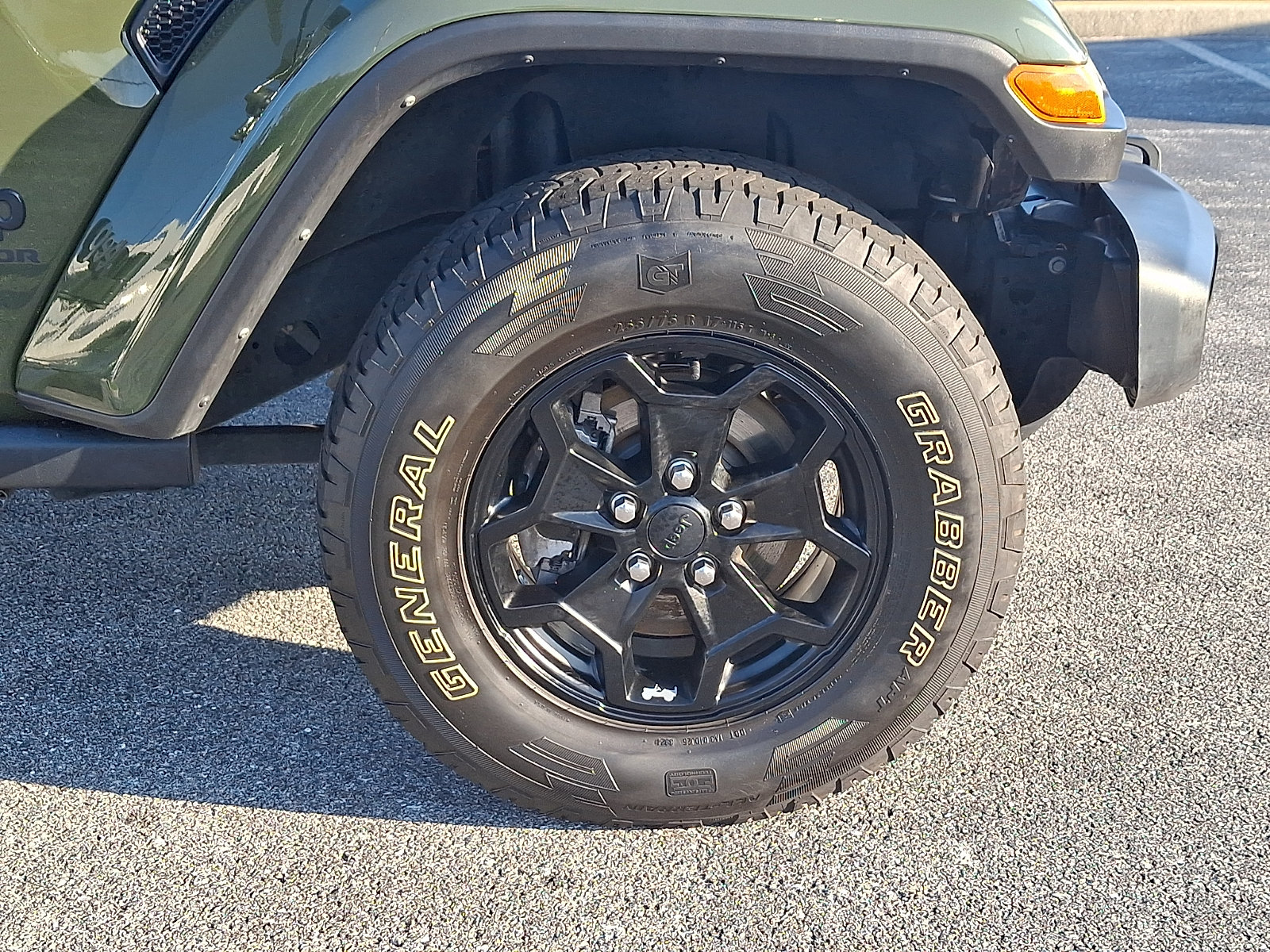 Used 2022 Jeep Gladiator Sport AWD/4WD image 8