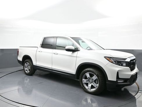 Certified 2025 Honda Ridgeline RTL image 4
