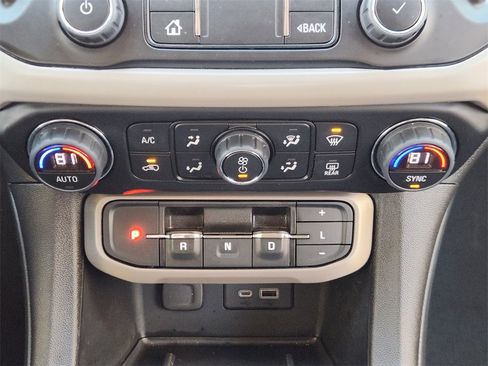 Used 2023 GMC Acadia Denali image 17