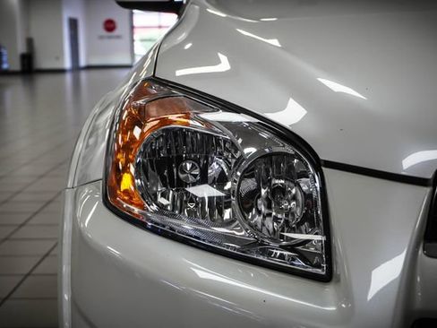 Used 2010 Toyota RAV4 Limited image 27