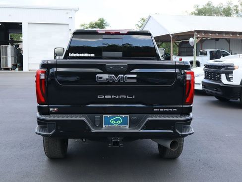 Used 2024 GMC Sierra 3500 Denali Ultimate AWD/4WD image 8