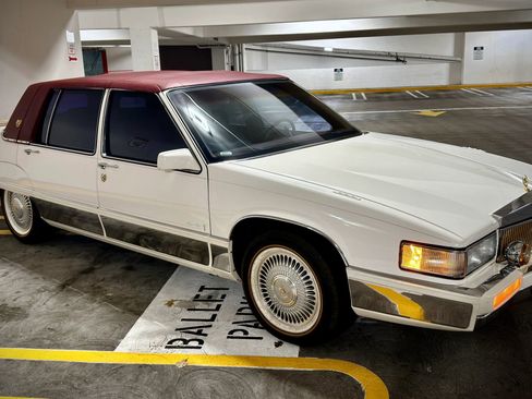 Used 1990 Cadillac Fleetwood 60 Special FWD image 6