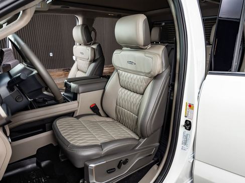 Used 2026 Ford F450 Platinum w/ Platinum Plus Package image 29