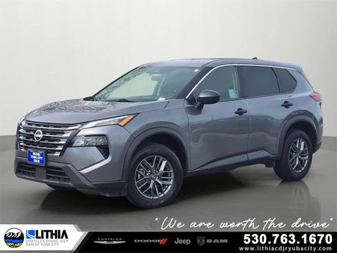 Used 2024 Nissan Rogue S image 1