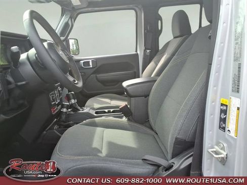 Used 2024 Jeep Wrangler Unlimited AWD/4WD image 29