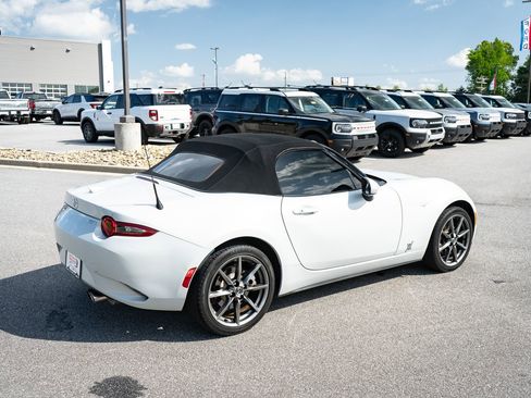 Used 2016 MAZDA MX-5 Miata Grand Touring RWD image 9