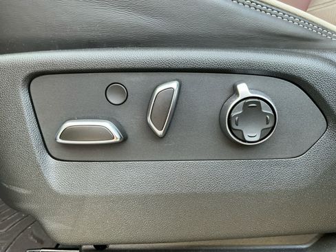 Used 2024 GMC Yukon Denali Ultimate image 18