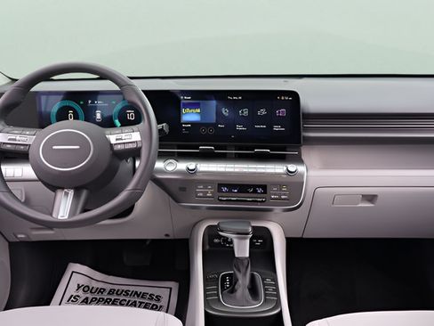 Used 2025 Hyundai Kona SEL FWD image 18