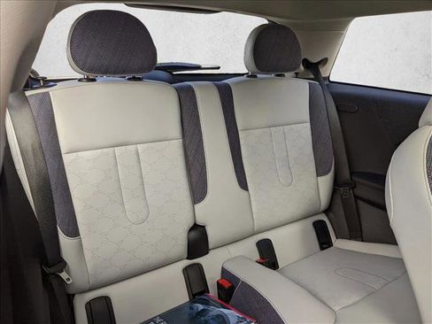 Certified 2025 MINI Cooper S image 18