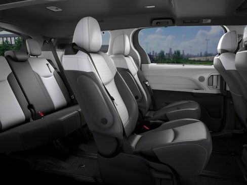 New 2026 Toyota Sienna XSE image 20