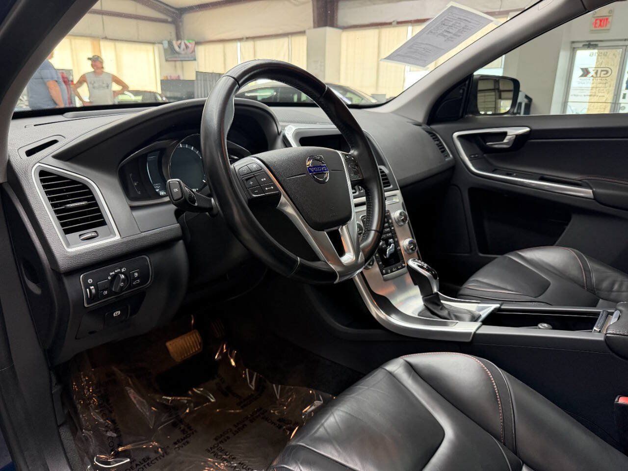 Used 2015 Volvo XC60 T6 Platinum AWD/4WD image 19