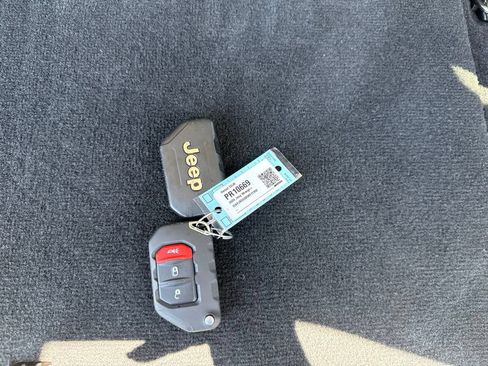 Used 2024 Jeep Wrangler Unlimited Sport AWD/4WD image 29