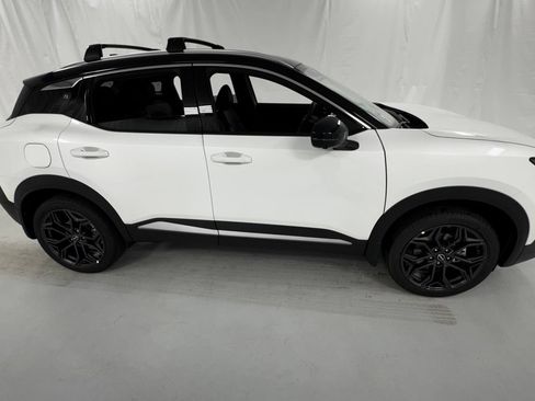 New 2026 Nissan Kicks SR w/ Cold Weather Package AWD/4WD image 2