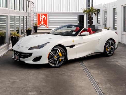 Used 2019 Ferrari Portofino RWD image 2