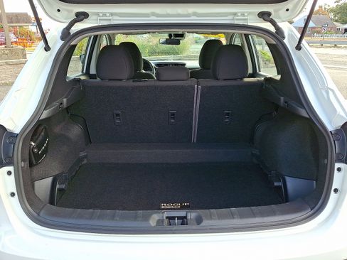 Used 2022 Nissan Rogue Sport S image 28