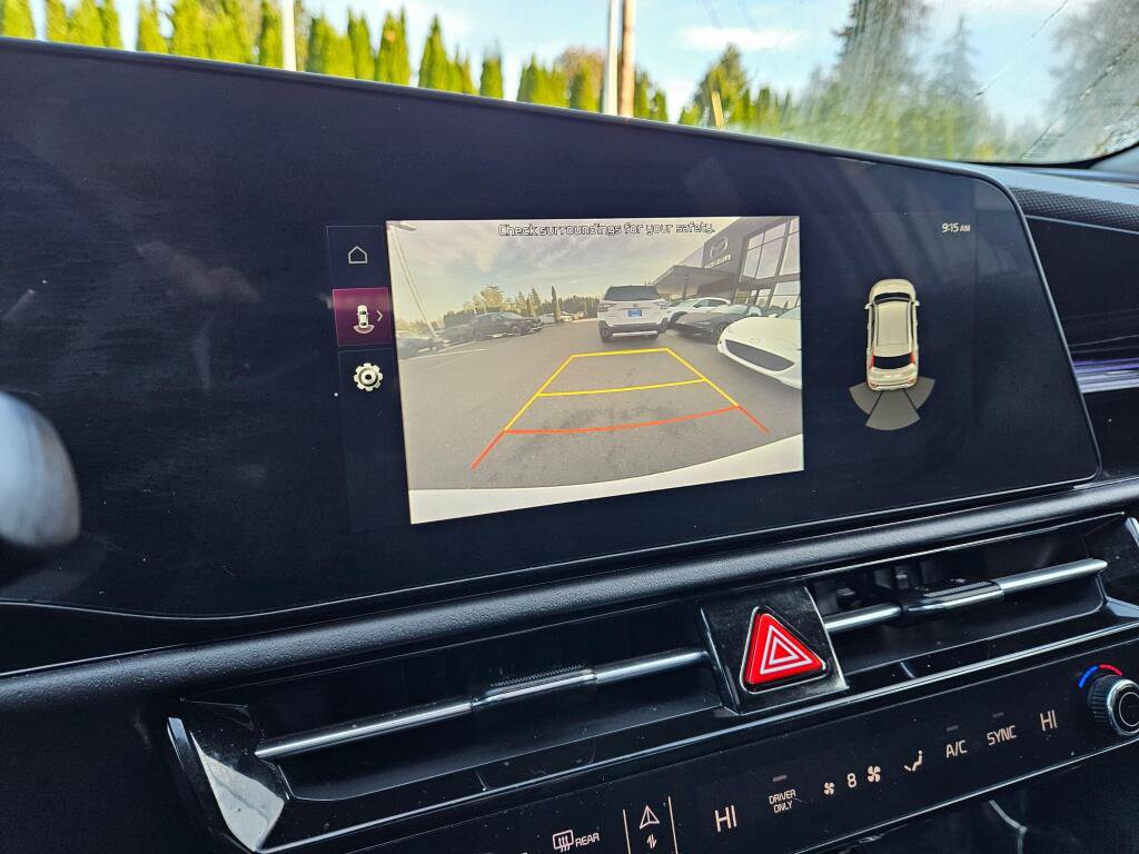Used 2025 Kia Niro EX Touring FWD image 28