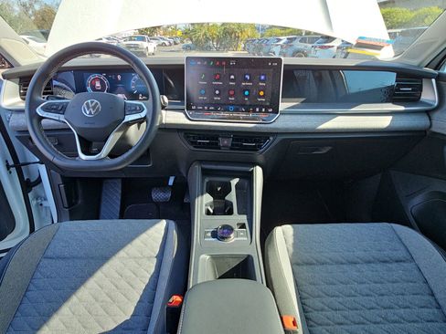 Used 2025 Volkswagen Tiguan S w/ 18" Wheel Package image 12