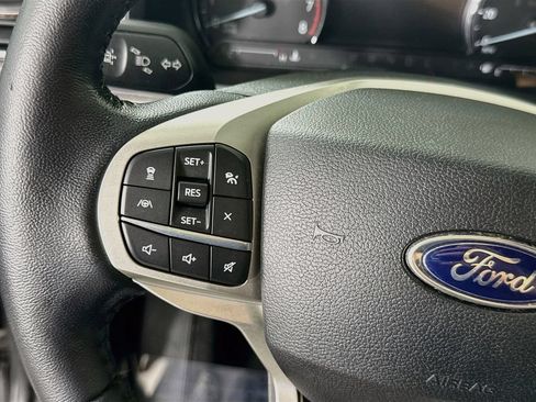 Used 2021 Ford Explorer XLT w/ Equipment Group 202A AWD/4WD image 21