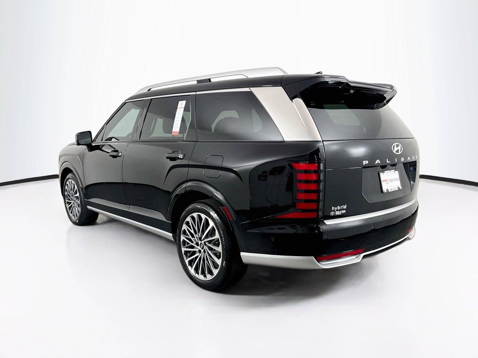Used 2026 Hyundai Palisade Calligraphy FWD image 13