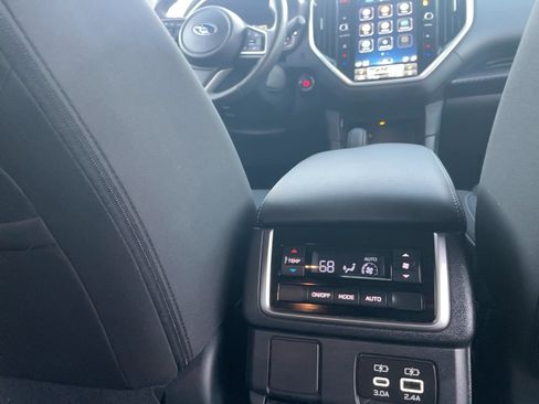 Used 2024 Subaru Ascent Premium w/ Convenience Package image 19