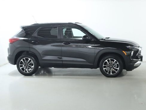 Used 2025 Chevrolet TrailBlazer LT image 11