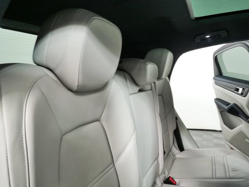 Certified 2021 Porsche Cayenne Coupe AWD/4WD image 24