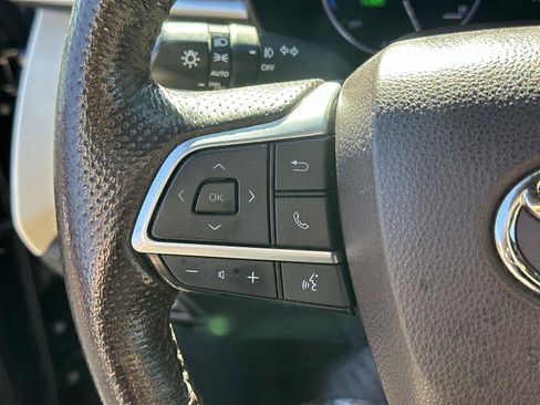 Used 2023 Toyota Sienna Platinum image 23