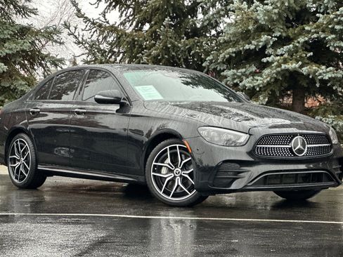Used 2022 Mercedes-Benz E 450 4MATIC Sedan w/ Driver Assistance Package image 2