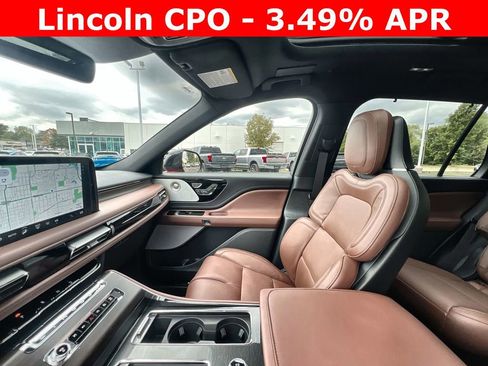 Certified 2025 Lincoln Aviator Reserve w/ Luxury Package image 11
