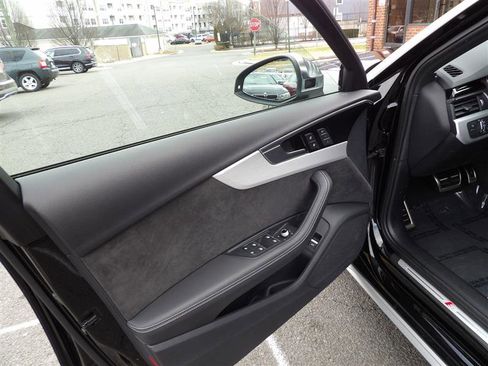 Used 2021 Audi S4 Premium Plus image 32