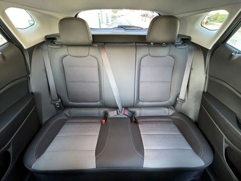 Used 2025 Chevrolet Trax LT image 38