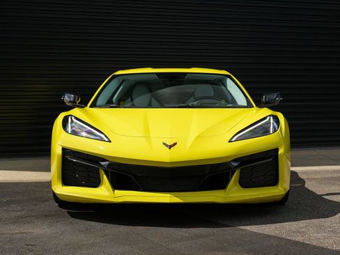 Used 2023 Chevrolet Corvette Z06 w/ Engine Appearance Package RWD image 6