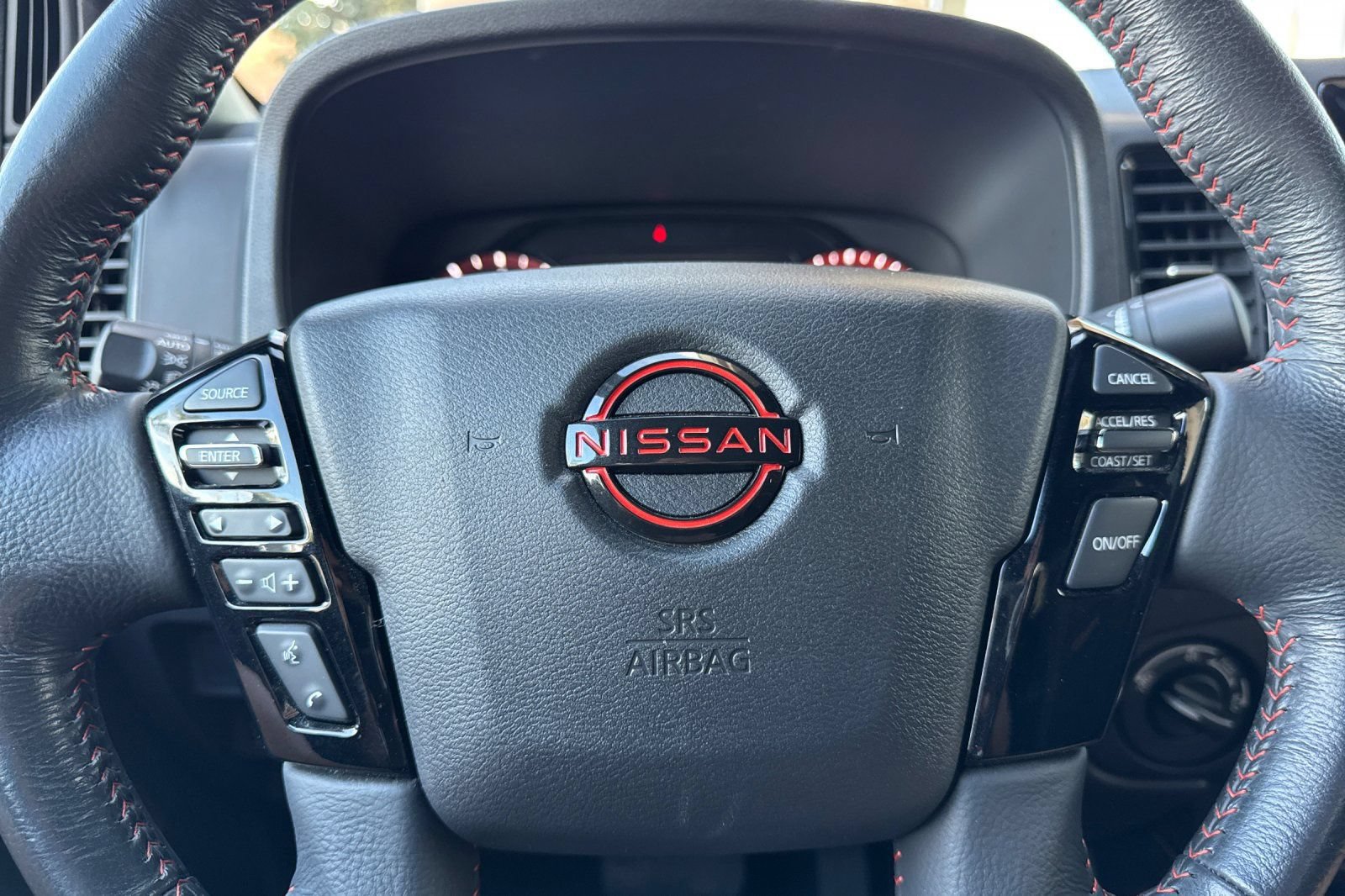 Used 2024 Nissan Frontier PRO-4X w/ Off-Road Protection Package AWD/4WD image 23