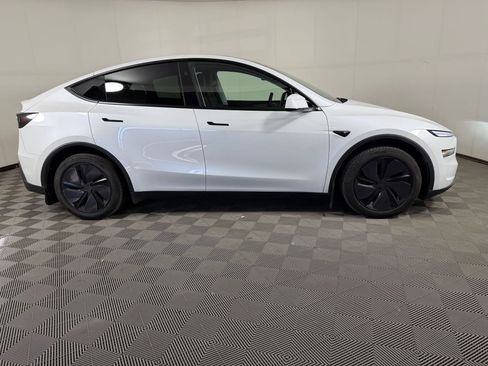 Used 2026 Tesla Model Y Long Range AWD/4WD image 8