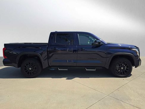 Used 2025 Toyota Tundra Limited AWD/4WD image 2