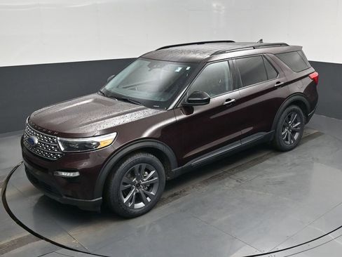Used 2023 Ford Explorer XLT w/ Equipment Group 202A image 43