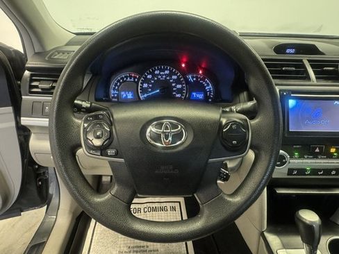 Used 2012 Toyota Camry LE FWD image 14