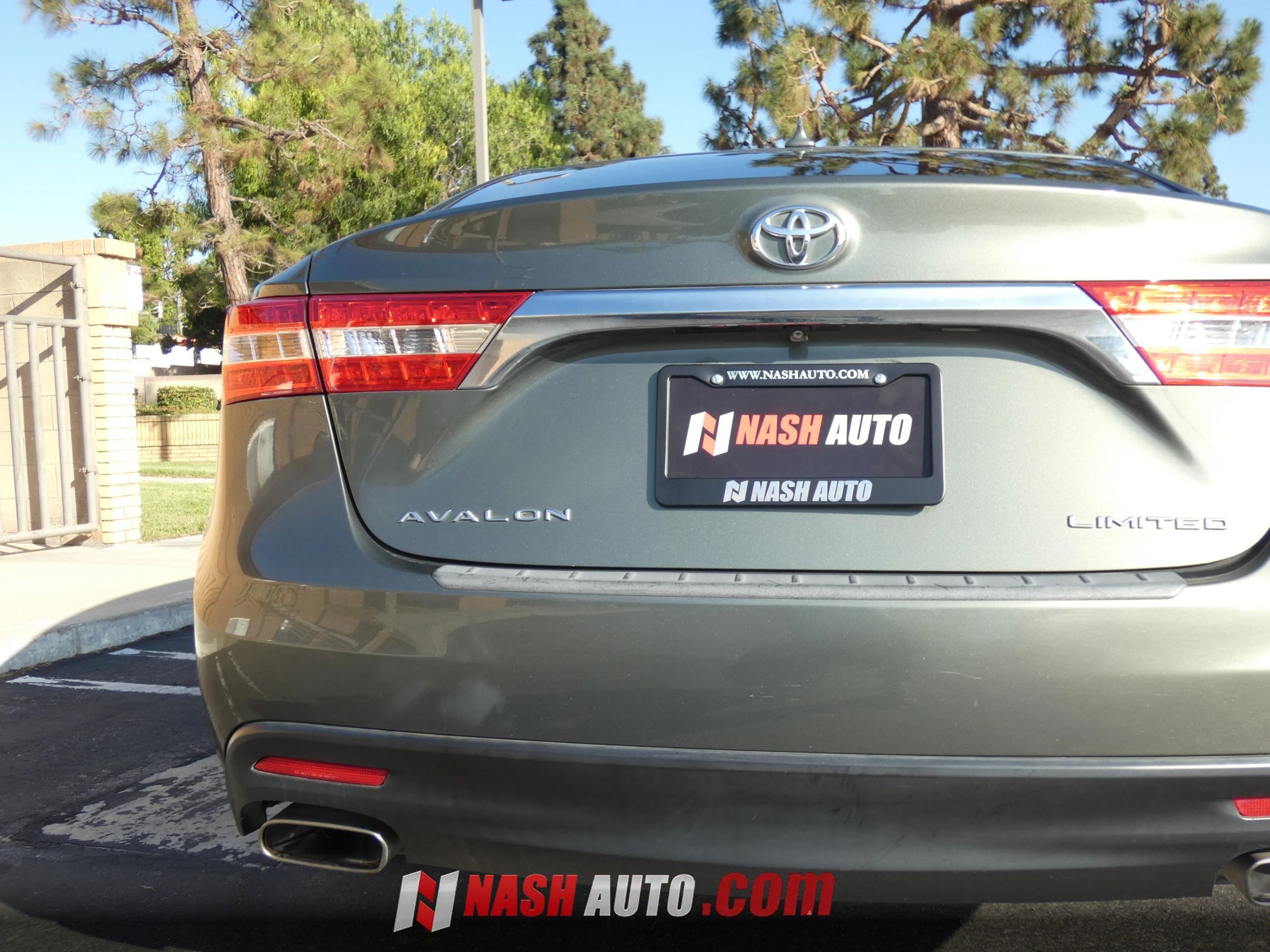 Used 2013 Toyota Avalon Limited FWD image 11
