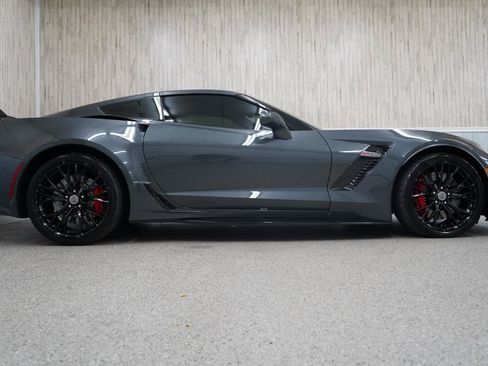Used 2018 Chevrolet Corvette Z06 RWD image 6
